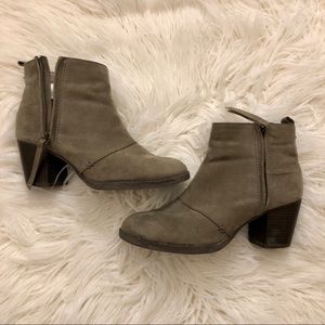 🌟SALE🌟 Old Navy zip-up booties